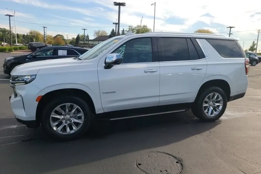 2021 Chevrolet Tahoe Premier photo 1