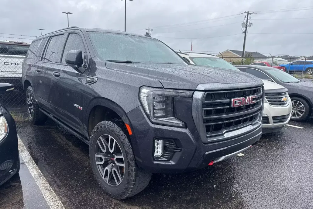 2023 Gmc Yukon XL AT4 photo 1