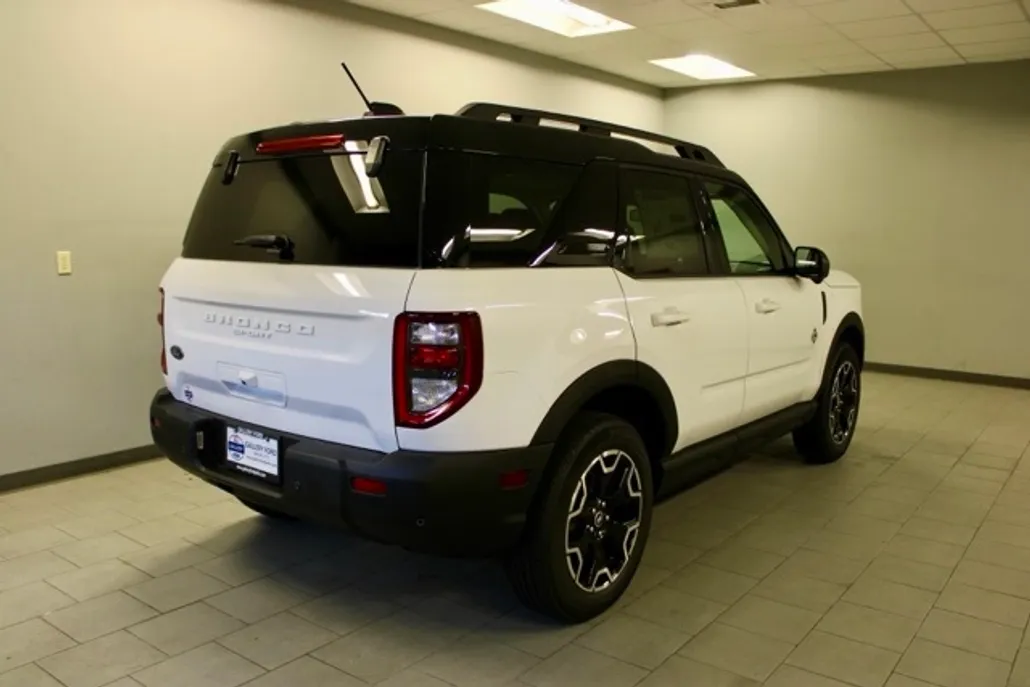 2025 Ford Bronco Sport Outer Banks photo 1
