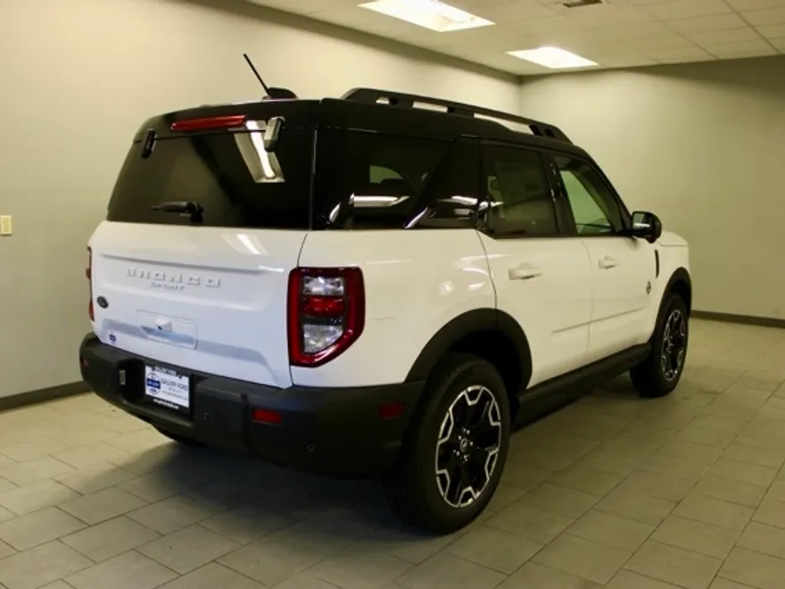 2025 Ford Bronco Sport Outer Banks photo 1