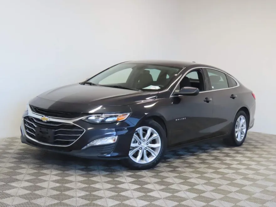 2023 Chevrolet Malibu 1LT photo 1