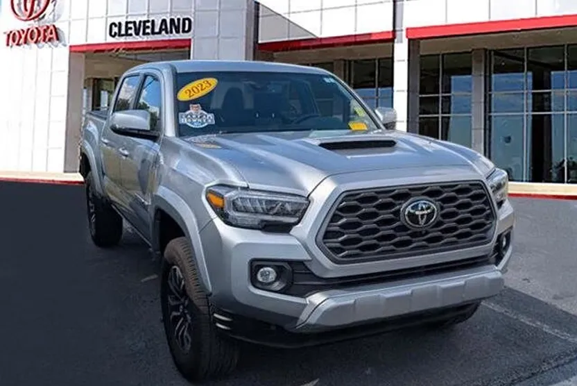 2023 Toyota Tacoma TRD Sport V6 photo 1