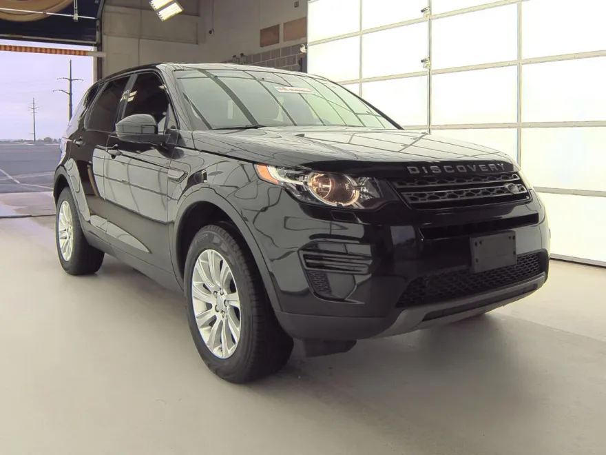 2016 Land Rover Discovery Sport SE photo 1