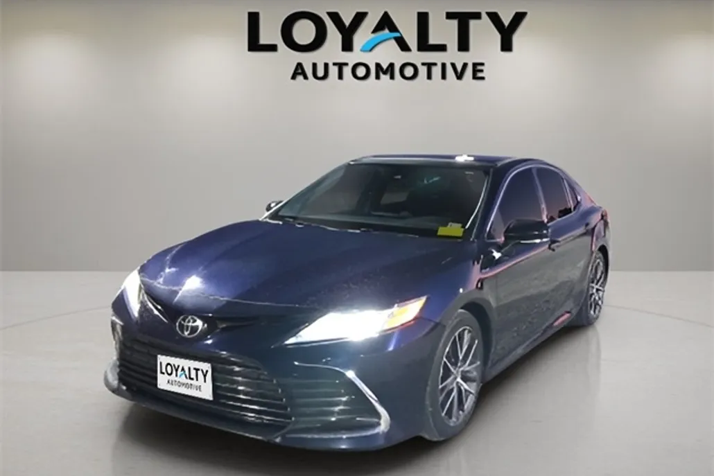 2021 Toyota Camry XLE photo 1