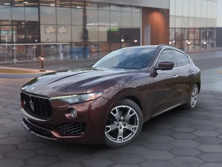 2017 Maserati Levante photo 1