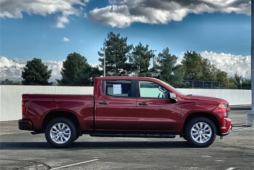 2022 Chevrolet Silverado 1500 Custom photo 1