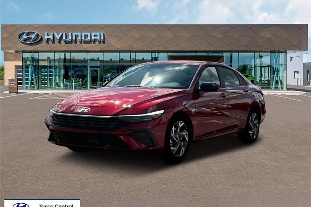 2025 Hyundai Elantra SEL Sport photo 1