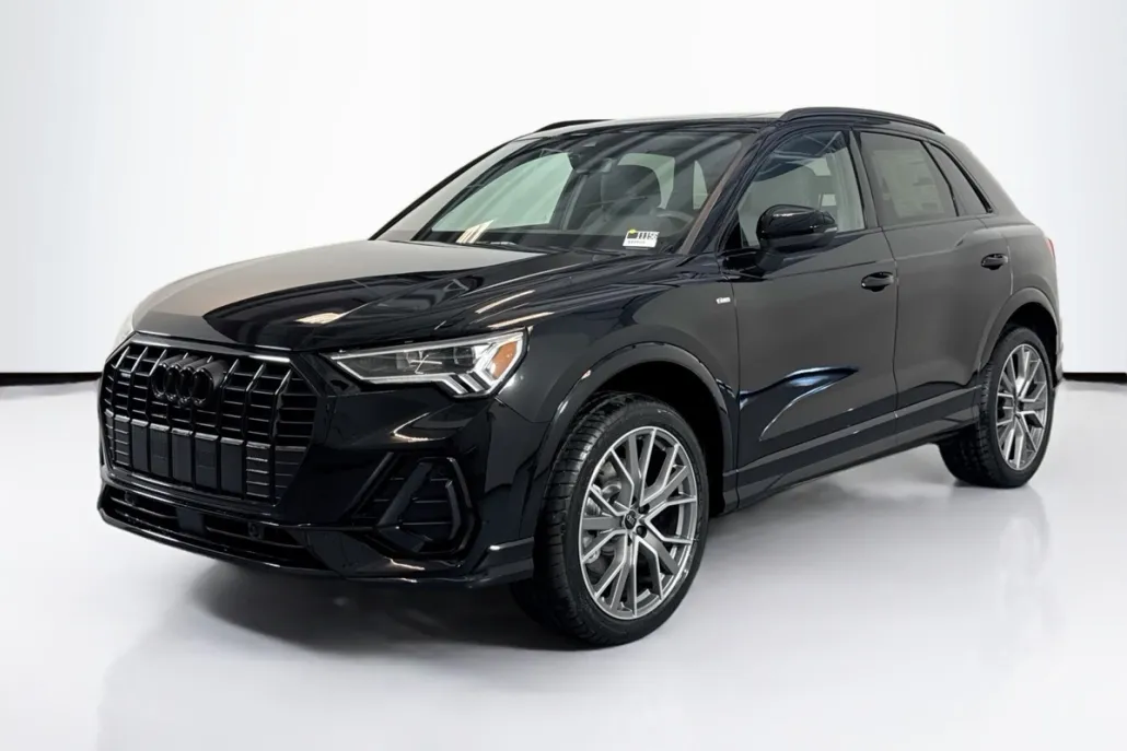 2025 Audi Q3 S line Premium Plus 45 TFSI photo 1