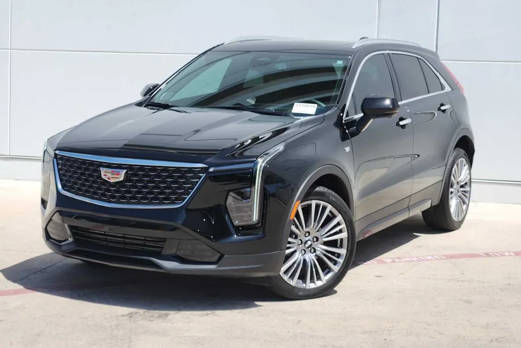 2025 Cadillac XT4 Premium Luxury photo 1