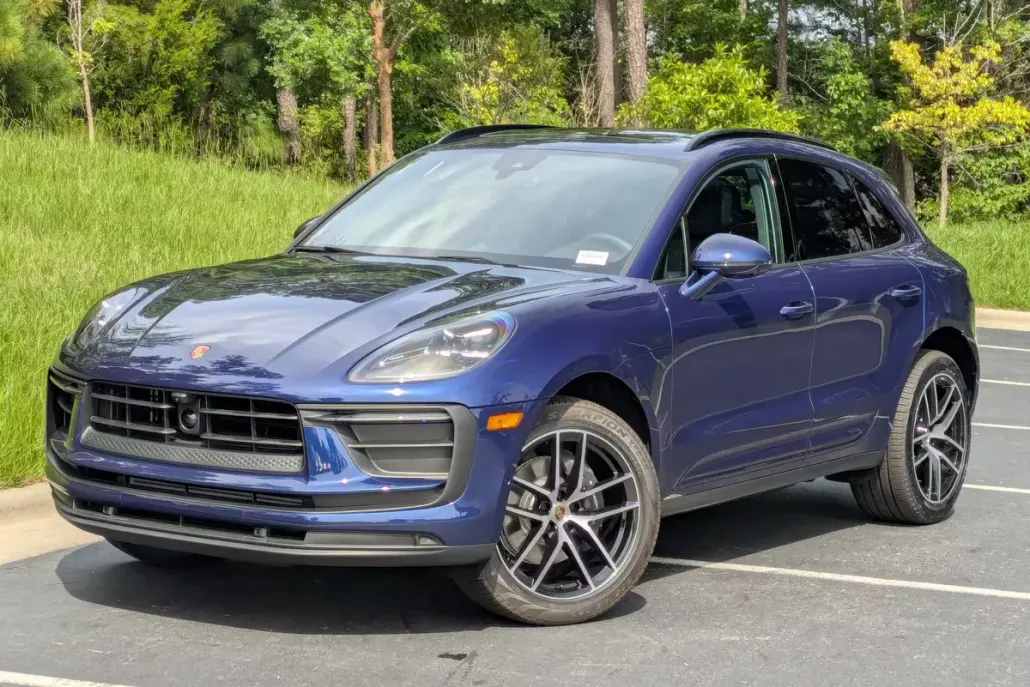 2026 Porsche Macan T photo 1