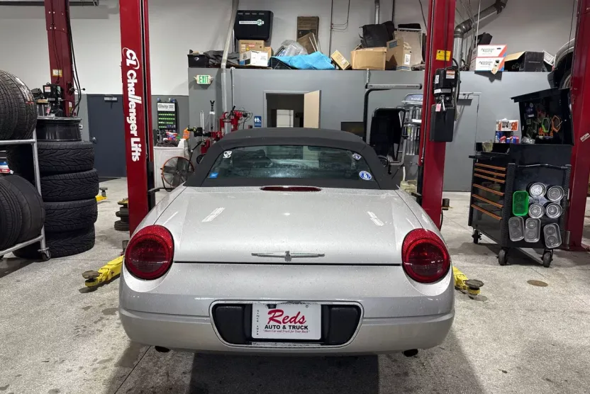 2004 Ford Thunderbird photo 1