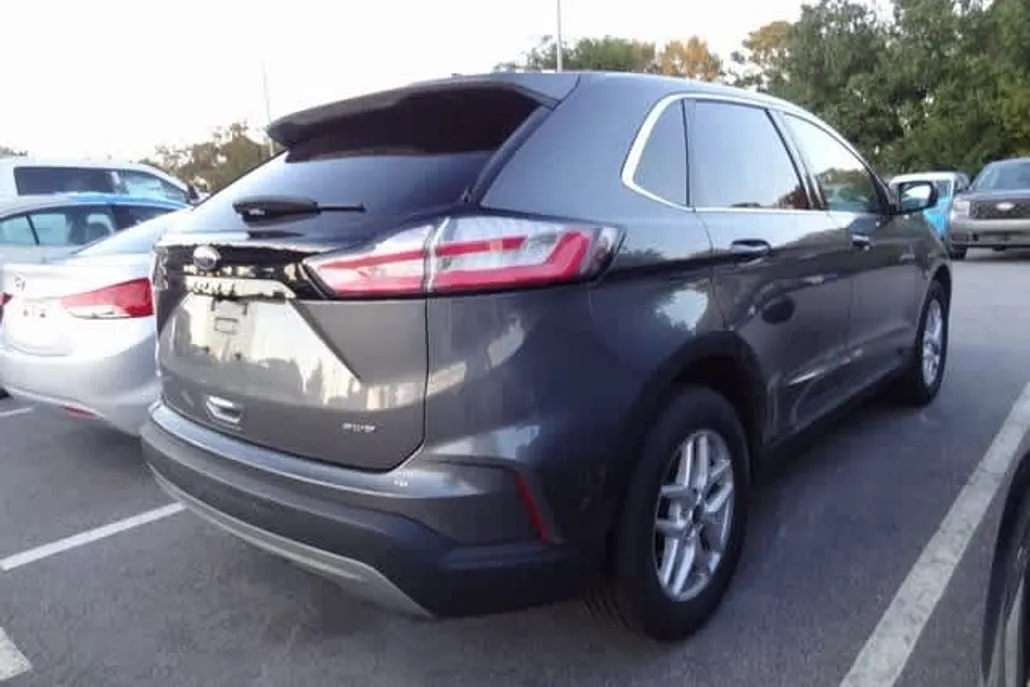 2023 Ford Edge SEL photo 1