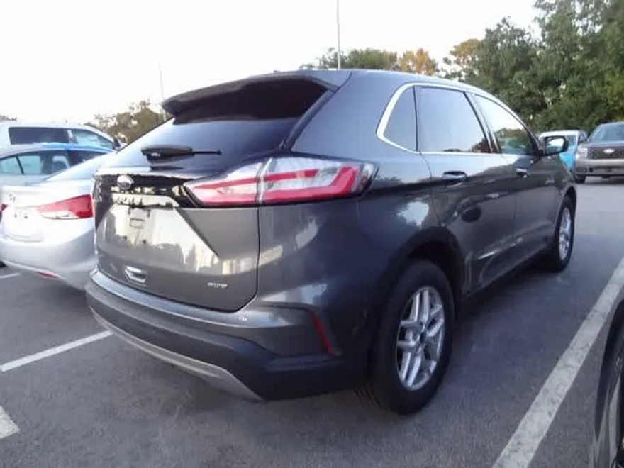 2023 Ford Edge SEL photo 1