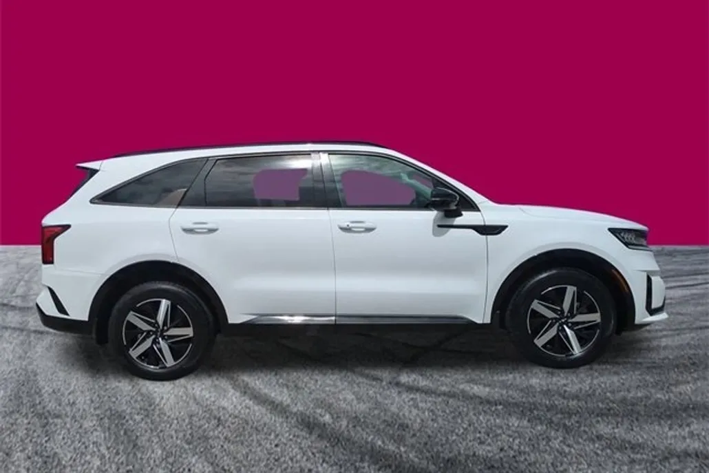 2023 Kia Sorento S photo 1