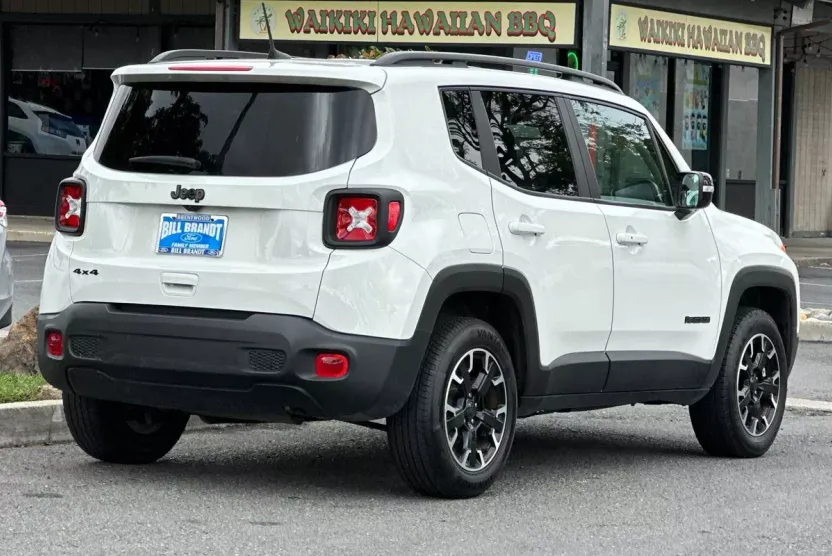 2023 Jeep Renegade Latitude photo 1