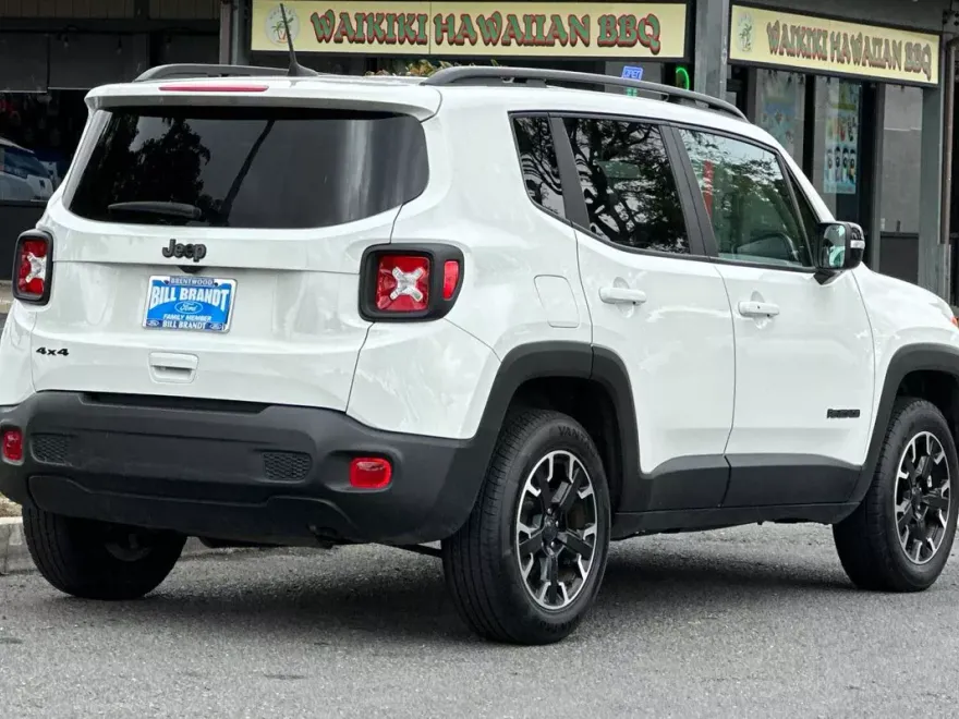 2023 Jeep Renegade Latitude photo 1