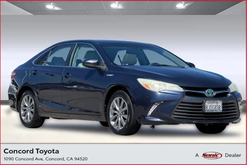 2016 Toyota Camry Hybrid XLE photo 1