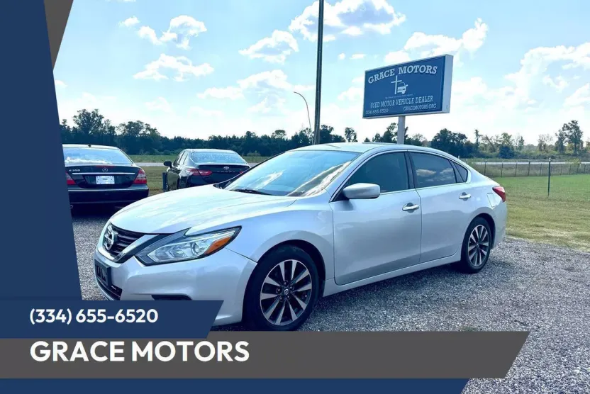 2017 Nissan Altima 2.5 SR photo 1