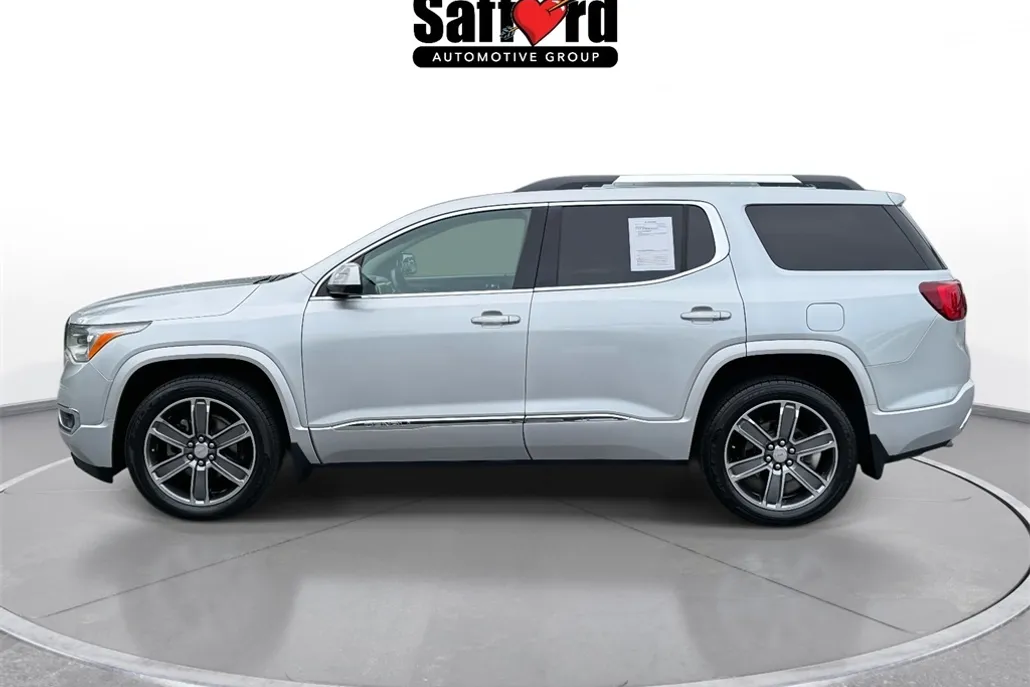 2017 Gmc Acadia Denali photo 1