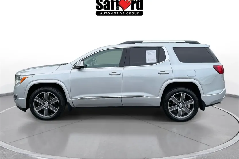 2017 Gmc Acadia Denali photo 1