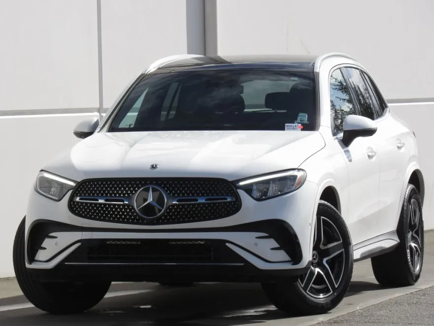 2025 Mercedes Benz GLC 300 4MATIC photo 1
