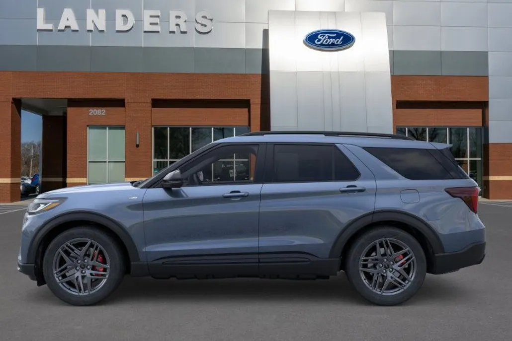 2025 Ford Explorer ST-Line photo 1