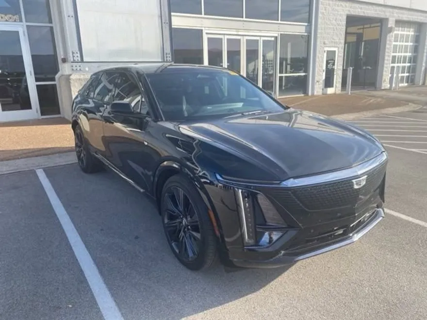 2024 Cadillac Lyriq Sport photo 1