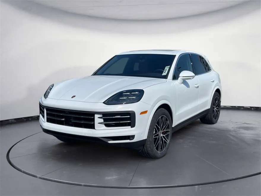 2025 Porsche Cayenne S photo 1