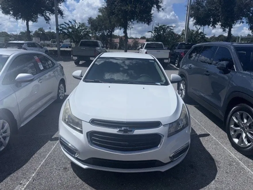 2016 Chevrolet Cruze photo 1