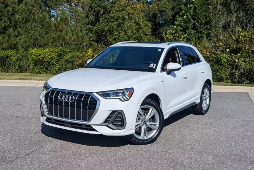 2023 Audi Q3 S line Premium photo 1