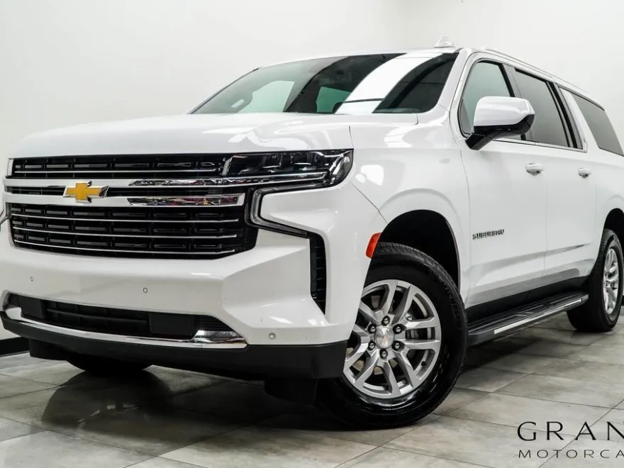 2024 Chevrolet Suburban LT photo 1