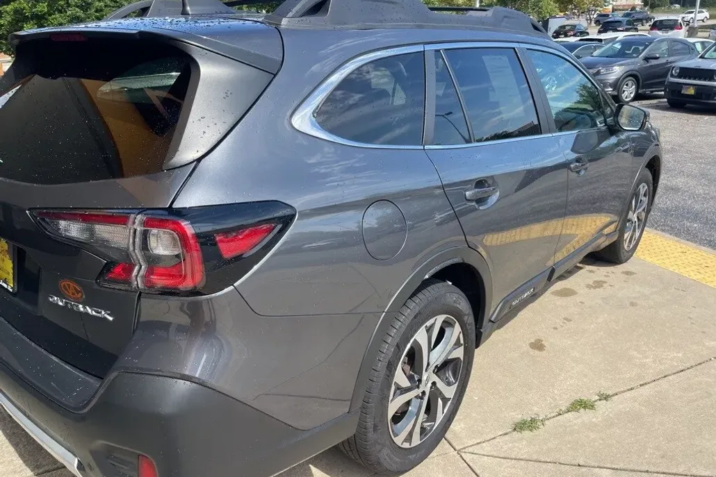 2021 Subaru Outback Limited photo 1