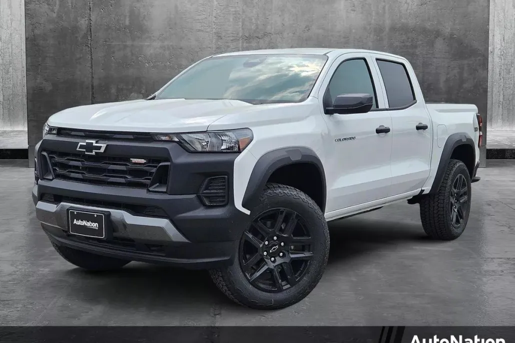 2025 Chevrolet Colorado Trail Boss photo 1