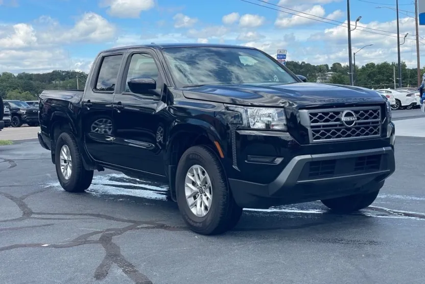 2024 Nissan Frontier SV photo 1
