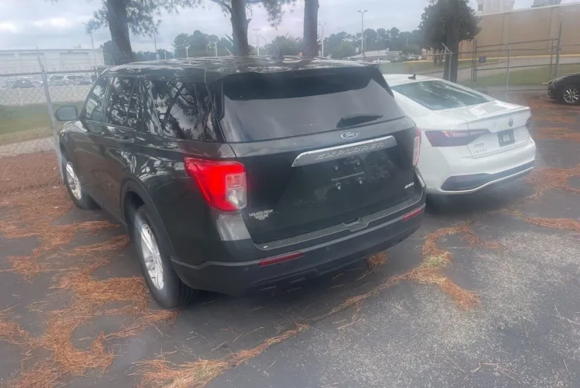 2023 Ford Explorer Base photo 1