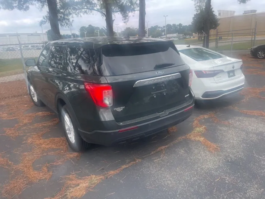 2023 Ford Explorer Base photo 1