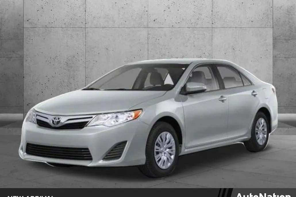 2012 Toyota Camry Hybrid XLE photo 1