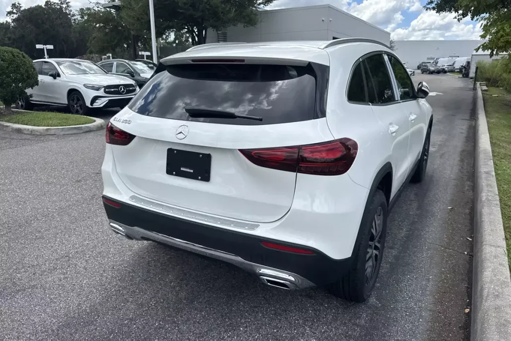 2026 Mercedes Benz GLA 250 photo 1