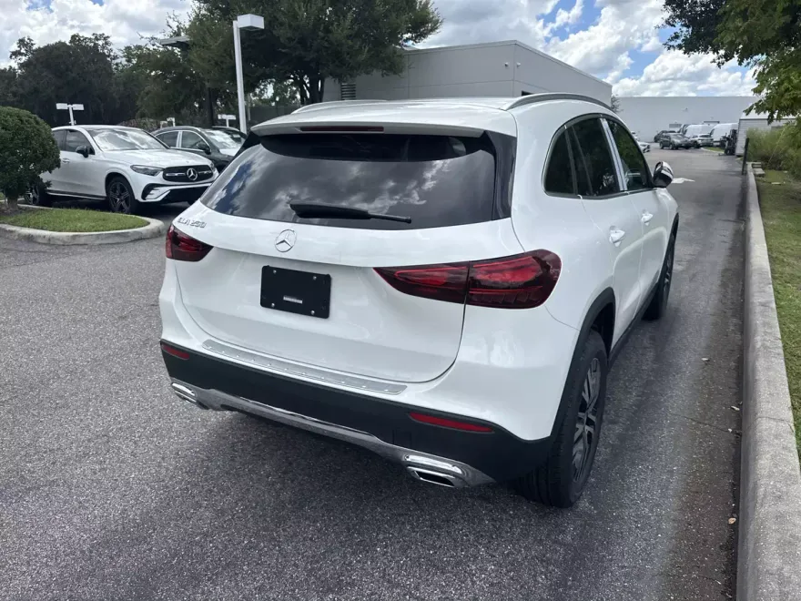 2026 Mercedes Benz GLA 250 photo 1