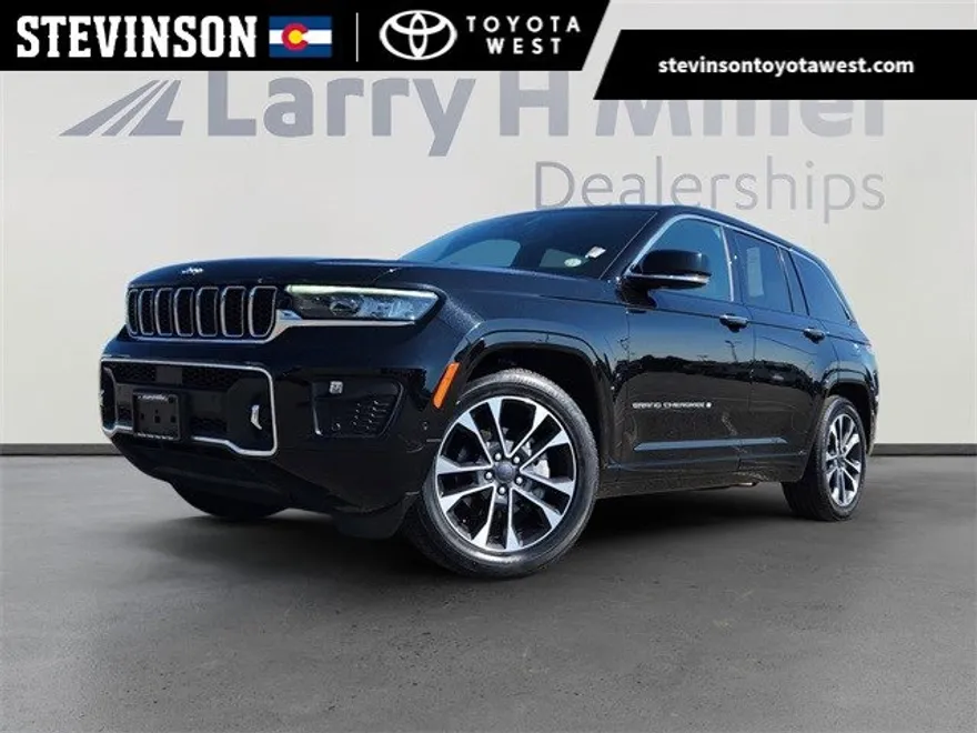 2023 Jeep Grand Cherokee Overland photo 1