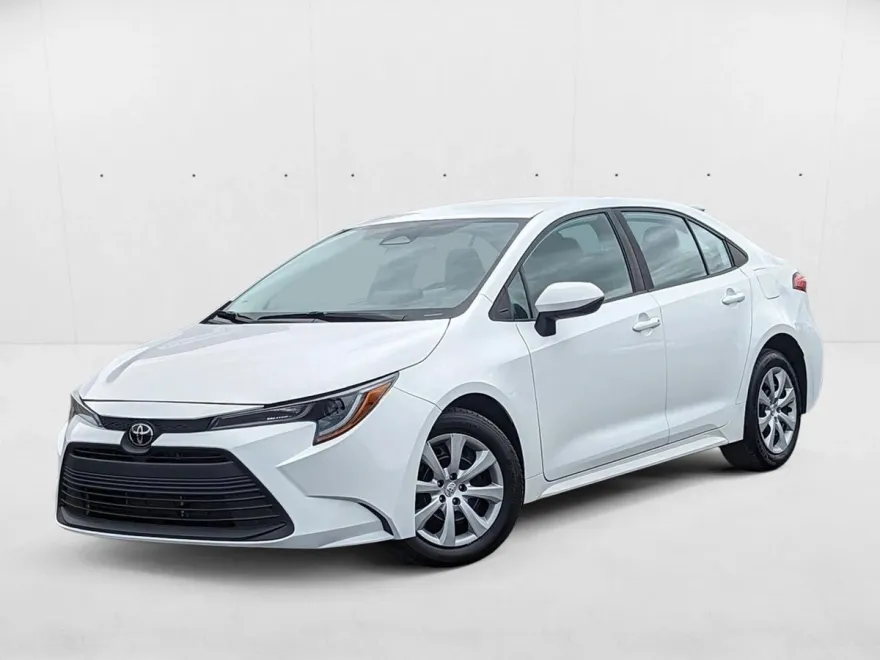 2024 Toyota Corolla LE photo 1