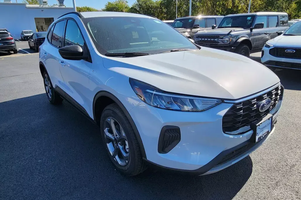 2025 Ford Escape ST-Line photo 1