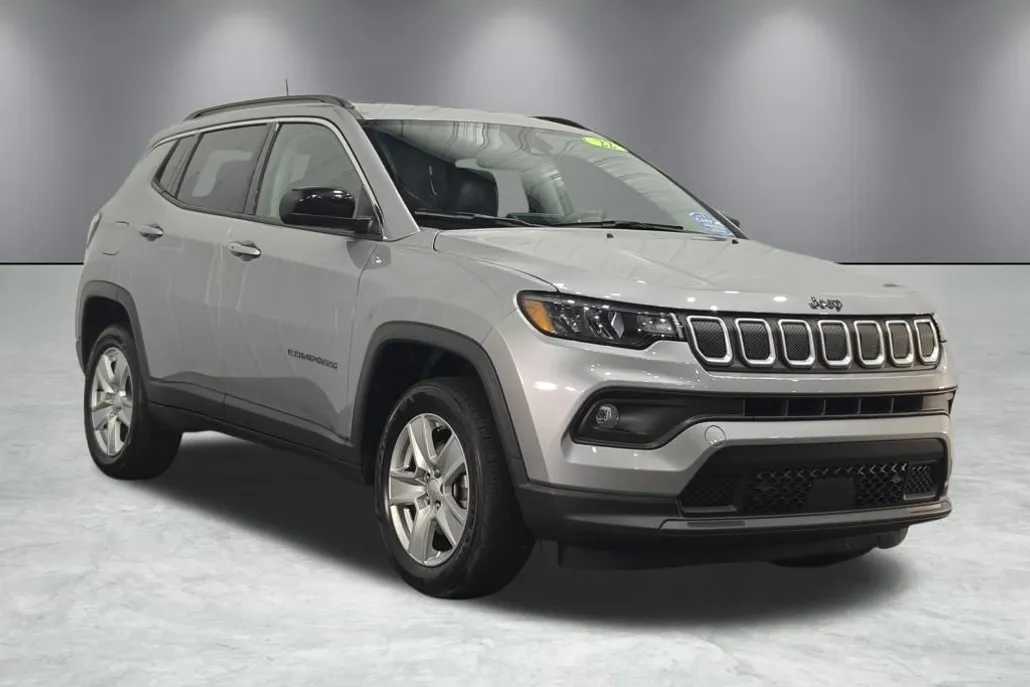 2022 Jeep Compass Latitude photo 1