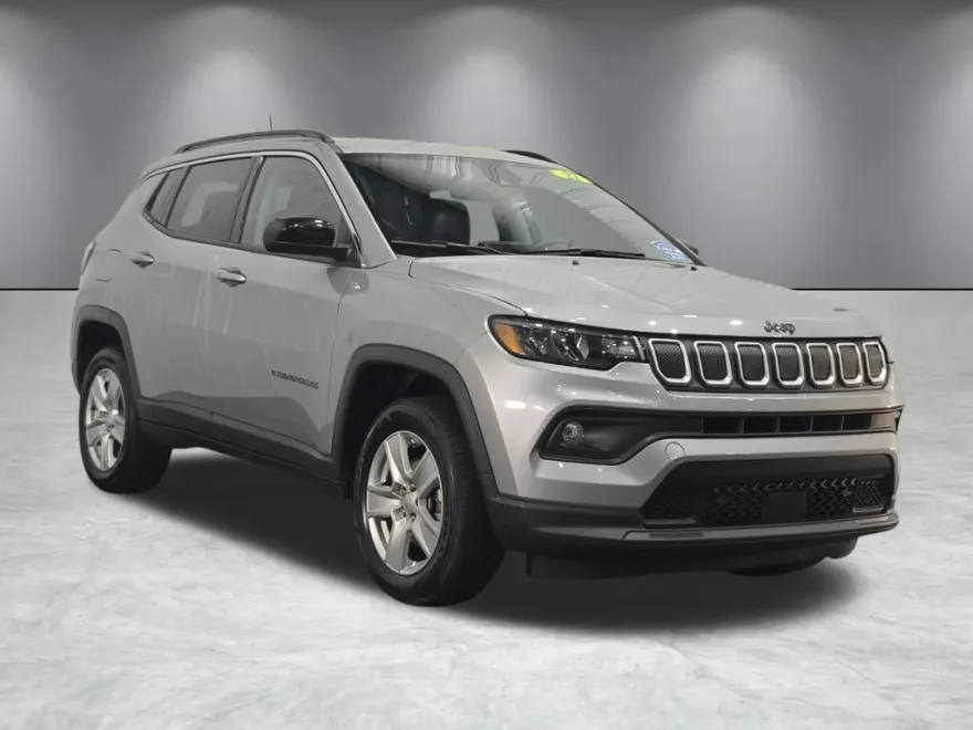 2022 Jeep Compass Latitude photo 1