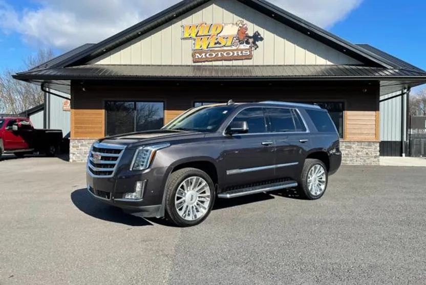 2017 Cadillac Escalade Premium photo 1