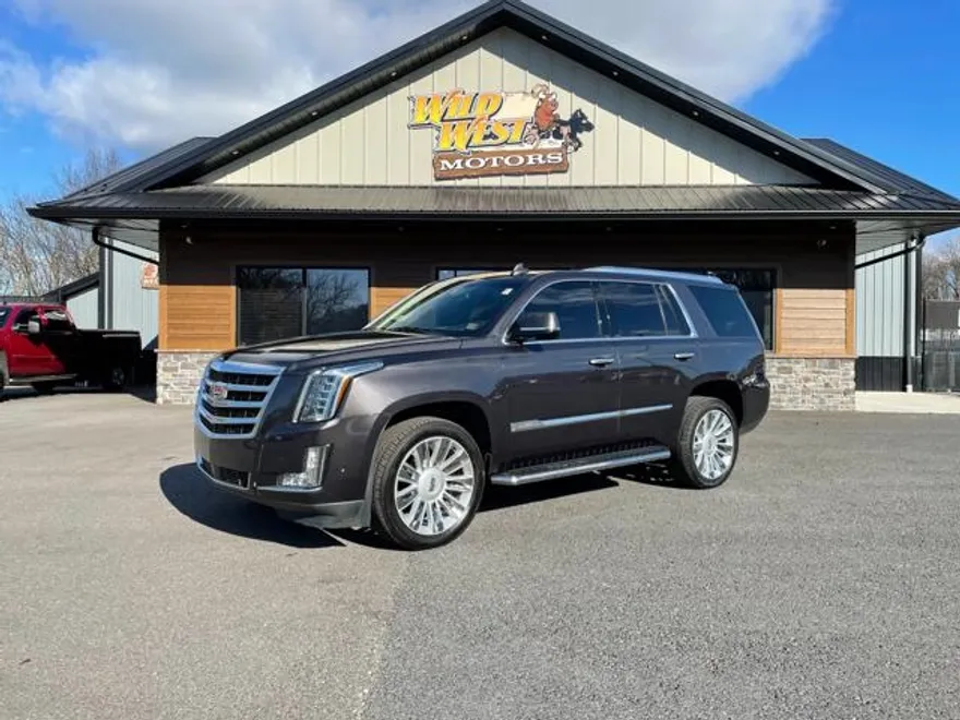 2017 Cadillac Escalade Premium photo 1