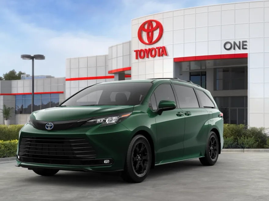 2025 Toyota Sienna Woodland Edition photo 1