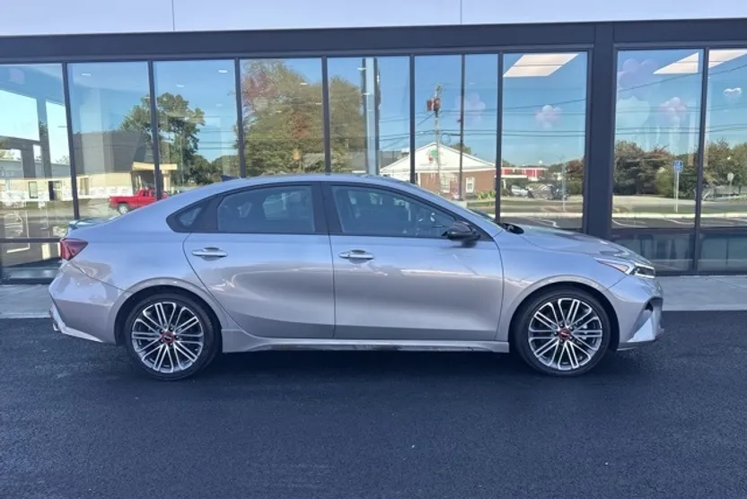 2024 Kia Forte GT photo 1