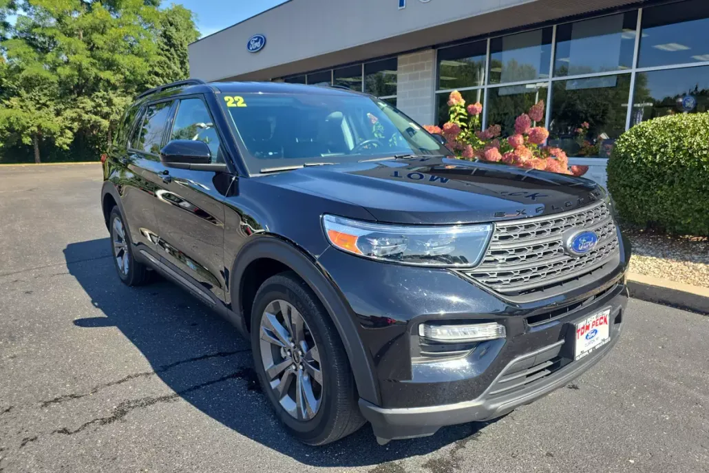 2022 Ford Explorer XLT photo 1