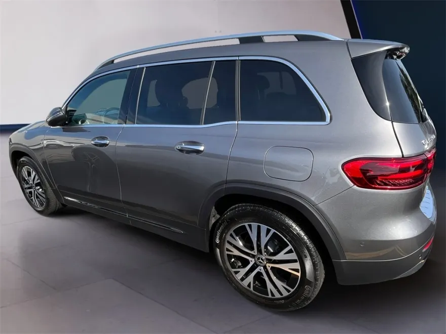 2025 Mercedes Benz GLB 250 4MATIC photo 1
